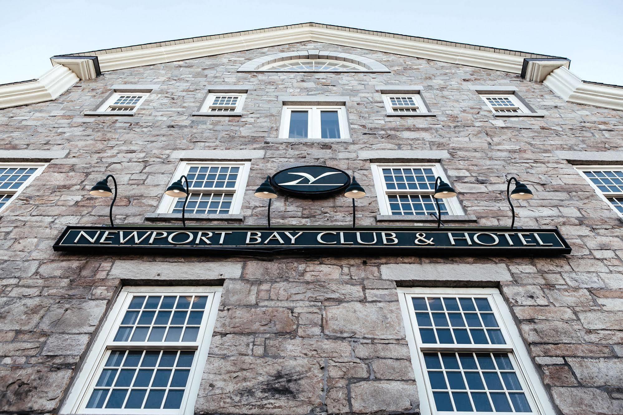 Newport Bay Club And Hotel Exterior photo